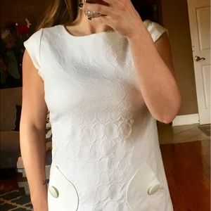 White cap sleeved dress size 6